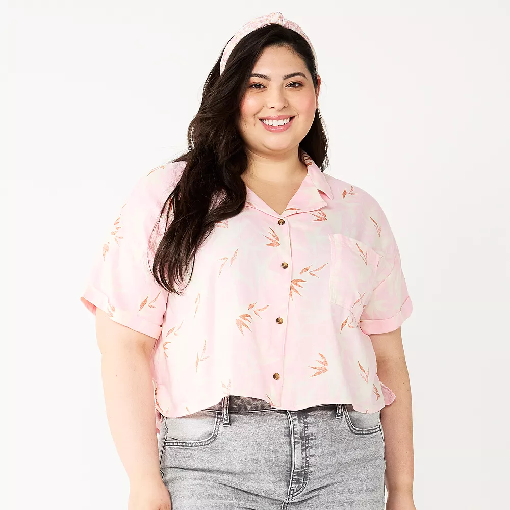 Juniors' Plus Size SO® Cropped Button Down Shirt 11 Juniors' Plus Size SO® Cropped Button Down Shirt - Image 9