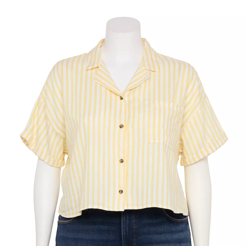 Juniors' Plus Size SO® Cropped Button Down Shirt 6 Juniors' Plus Size SO® Cropped Button Down Shirt - Image 4