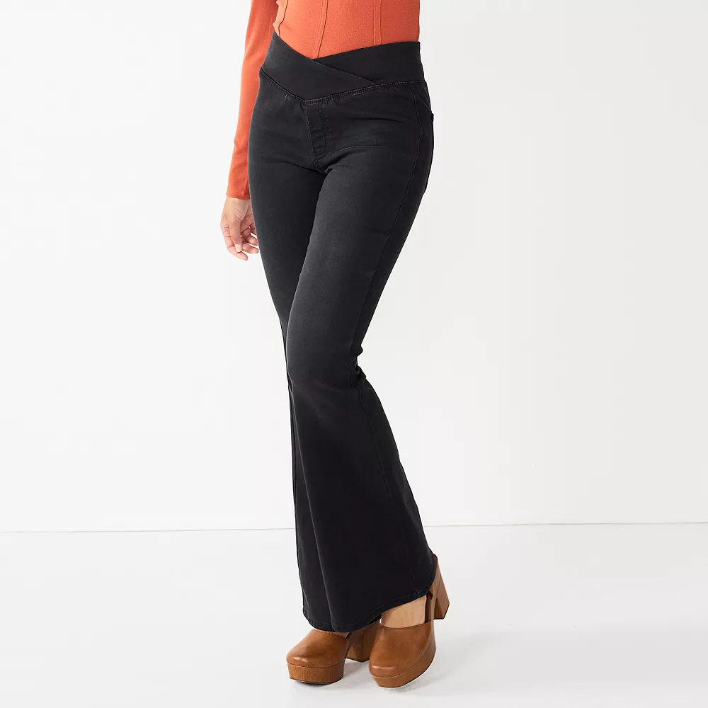 Juniors' SO® Low Rise Pull-On Flare 3 Juniors' SO® Low Rise Pull-On Flare